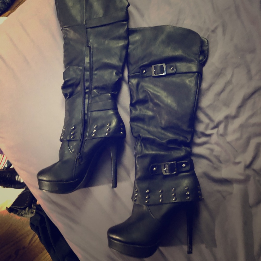 Platform heeled boots
